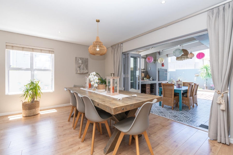 3 Bedroom Property for Sale in Somerset Lakes Western Cape